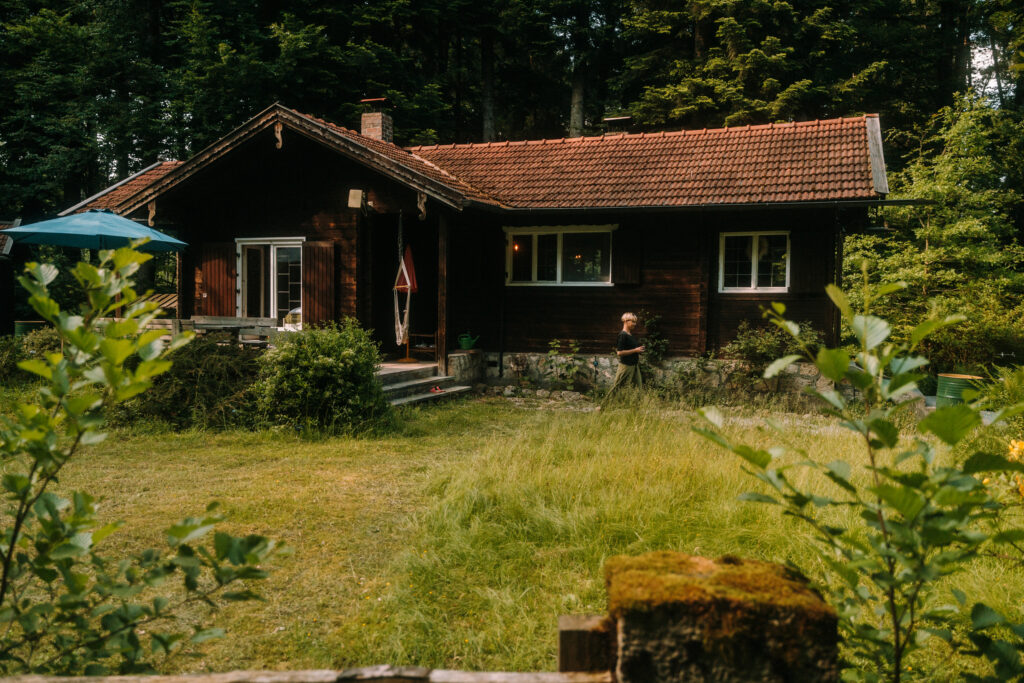 Hütte im Wald Bayern